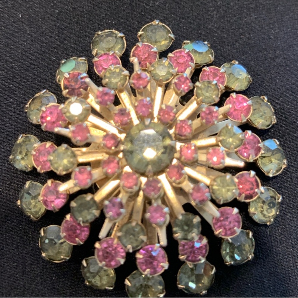 Elegant Gold and Pink Brooch